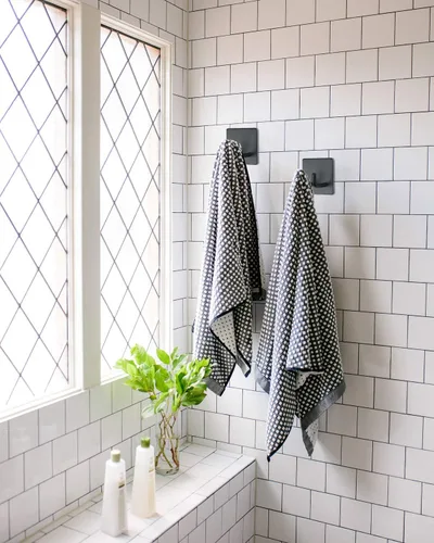 Miniatura 3 de Yikla Ganchos de ducha, ganchos adhesivos de pared para colgar llaves, sombreros, ganchos adhesivos de baño, ganchos negros para toallas, paquete