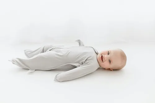 Miniatura 8 de bebon Transition Swaddle - Manta portátil para bebé, saco de dormir acogedor, envoltura con cremallera de 2 vías, 95% viscosa de bambú, 5% elastano