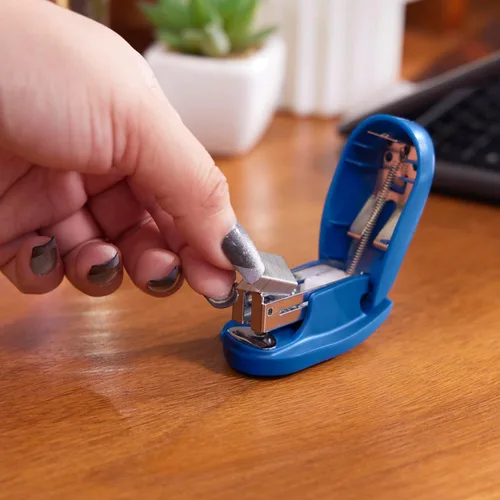 Miniatura 4 de Swingline - Minigrapadora, capacidad para 12 hojas Azul