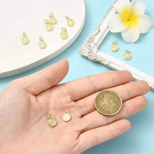Miniatura 4 de KitBeads 30 dijes chapados en oro de la cruz de Jesús, colgantes de medalla de San Benito, dijes de religión de latón para hacer joyas, collares