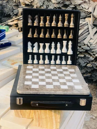 Miniatura 9 de Juego de ajedrez de mármol de 12 pulgadas con piezas talladas a mano, incluye caja de regalo de almacenamiento de piel sintética negra (coral negro)