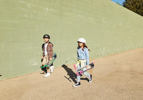 Miniatura 7 de Razor A Patinete para niños - Ligero, plegable, marco de aluminio y manillar ajustable Claro/Negro