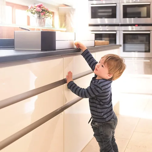 Miniatura 3 de Qdos Safety Protector adhesivo de aluminio para estufas – Complementa diseños modernos de cocina – Se adapta a estufas y la mayoría de estufas