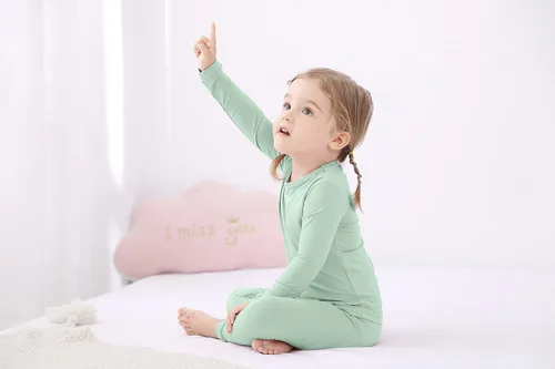 Miniatura 4 de GUISBY Conjunto de pijama de rayón hecho de bambú, para niños y niñas, ropa de dormir de ajuste cómodo para uso diario, conjunto de 2 piezas