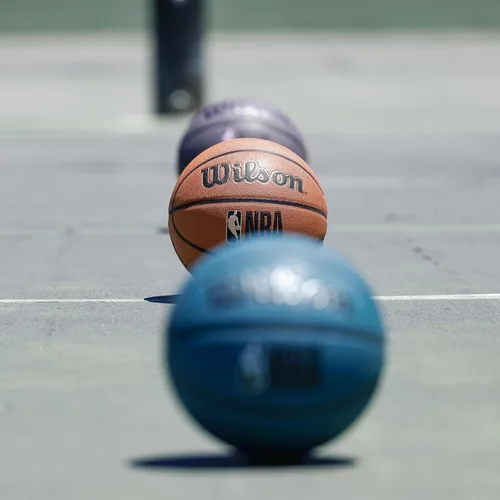 Miniatura 5 de Wilson NBA Forge Baloncesto para Interiores/Exteriores - Marrón, Talla 6-28.5