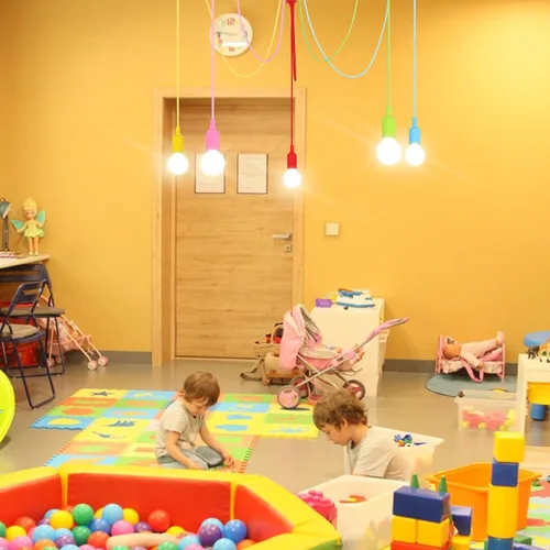 Miniatura 5 de Lámpara Colgante de Araña Colorida, Luminarias Divertidas para Niños, Lámpara de Techo Ajustable DIY para Habitación de Niñas y Niños, Sala