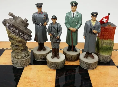 Miniatura 2 de Juego de ajedrez de Estados Unidos vs Alemania de la Segunda Guerra Mundial pintado a mano con tablero de color nogal y arce WW2