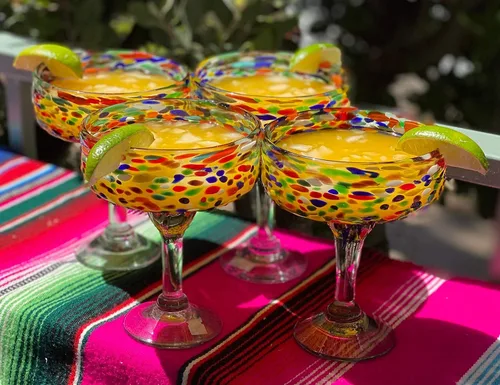 Miniatura 5 de Dos Sueños Vidrio soplado a mano mexicano – Juego de 4 vasos de Margarita soplados a mano Confetti Rock (16 oz)