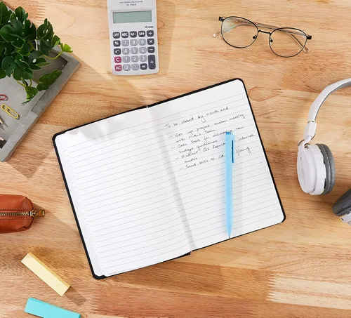 Miniatura 5 de Amazon Basics Cuaderno clásico con rayas, 240 páginas, tapa dura, 5 x 8.25 pulgadas, color negro