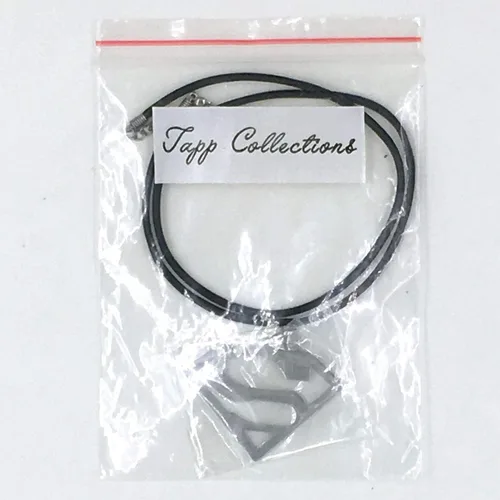 Miniatura 4 de Tapp Collections Collar con colgante de superhéroe de acero inoxidable