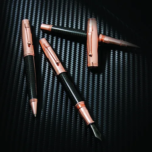 Miniatura 9 de Monteverde Invincia - Pluma estilográfica de fibra de carbono de oro rosa, punta media, diseño de fibra de carbono con tapa chapada en oro rosa