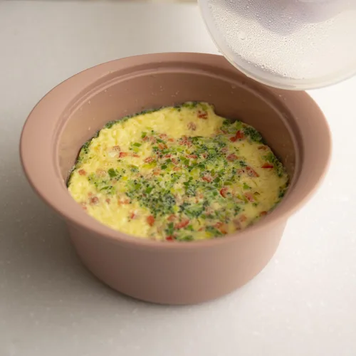 Miniatura 13 de Vaporizador de silicona para microondas para alimentos para bebés, fabricado en Corea, apto para horno y lavavajillas hasta 482 °F, fácil de Creme