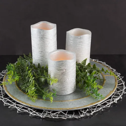 Miniatura 6 de Lavish Home Juego de 3 velas LED sin llama con control remoto, velas de pilar de cera real con temporizador y acabado metálico envejecido (plateado)