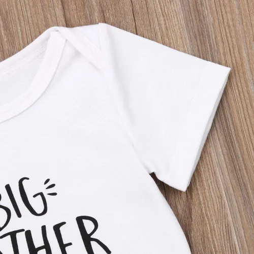 Miniatura 30 de Pañalero para bebé recién nacido, con frase en inglés “Got my mind on my momy”, color gris y blanco, talla 0-18M