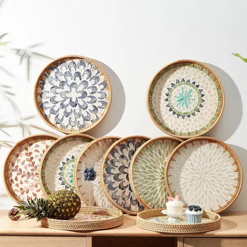 Miniatura 5 de Kmelep Bandeja redonda de ratán con incrustaciones de madreperla, bandeja de ratán con base de madera, cesta decorativa de mimbre para decoración