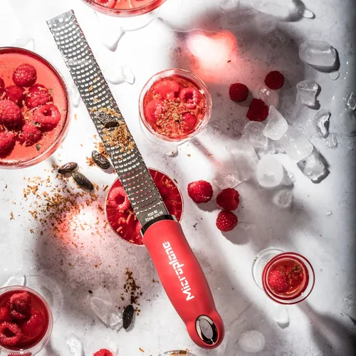 Miniatura 5 de Premium Classic Series Zester - Rojo granada Herramienta de limón Zester, queso duro y rallador de verduras Para cítricos, queso parmesano, ajo