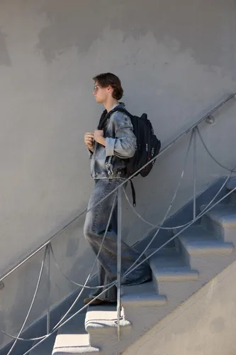 Miniatura 4 de Swissdigital - Mochila de diseño para viaje para hombres, compatible con TSA, con carga USB, protección RFID, mochila de negocios para laptops