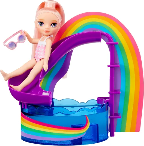 Miniatura 4 de Rainbow High Littles Pool Day Playset + muñeca pequeña (rosa 5.5 pulgadas), piscina con tobogán arcoíris, accesorios, soporte para batidos, regalo