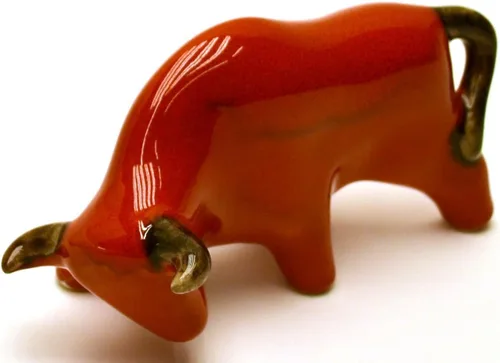 Miniatura 9 de Toro de escultura de cerámica hecho a mano y pintado a mano. Figura decorativa (tamaño pequeño 9.45 x 5.51 x 3.94 pulgadas) (negro mate)