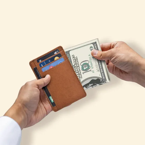Miniatura 4 de Cartera de cuero Oak Leathers delgada y minimalista con bloqueo RFID para hombres y mujeres con bolsillo frontal, Coñac, Pequeña