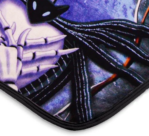 Miniatura 5 de Northwest Nightmare Before Christmas Manta Micro Raschel, 46 x 60 pulgadas, Crypt Keeper