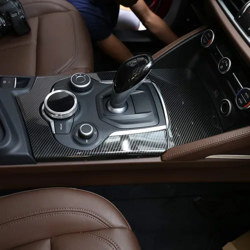 Miniatura 3 de Cubierta de panel de palanca de cambios para consola central de automóvil ABS de fibra de carbono cromada para Alfa Romeo Stelvio 2017 2018 2019