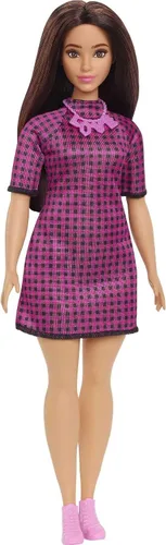 Barbie Fashionistas Doll #188, Curvas con pelo negro, vestido a cuadros y accesorios que incluyen zapatillas rosas y collar