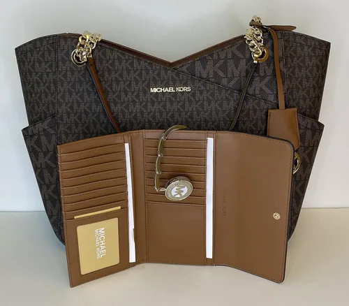Miniatura 3 de Michael Kors Jet Set - bolsa de hombro para viaje con cadena grande, cartera triple Michael Kors Jet Set.
