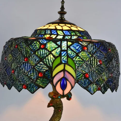 Miniatura 3 de Lámpara de mesa Tiffany de pavo real, lámpara de escritorio con base de resina retro, pantalla de pavo real para sala de estar, dormitorio