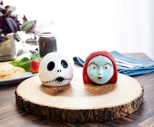 Miniatura 4 de Disney The Nightmare Before Christmas Jack and Sally - Juego de 2 saleros y pimenteros de cerámica, recipientes dispensadores de especias