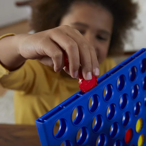 Miniatura 9 de Connect 4 Hasbro Gaming Classic Grid, juego 4 en fila, juegos de mesa de estrategia para niños, 2 jugadores para familia y niños, regalos de Pascua
