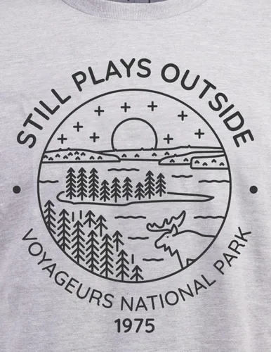 Miniatura 16 de Camiseta de senderismo Still Plays Outside Divertida camiseta para excursionista, camping, campista, al aire libre, hombres y mujeres