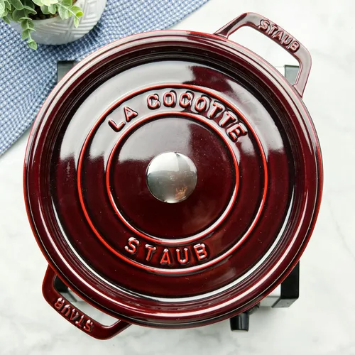 Miniatura 8 de Staub Horno Holandés Redondo de Hierro Fundido, Fabricado en Francia, Grenadine, 4 cuartos, Sirve para 4-6 personas
