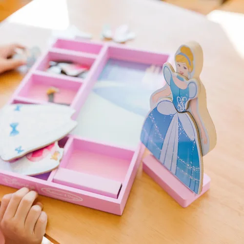 Miniatura 7 de Melissa & Doug juego de muñeca de madera y disfraz magnético de Cenicienta de Disney (+ de 30 unidades)