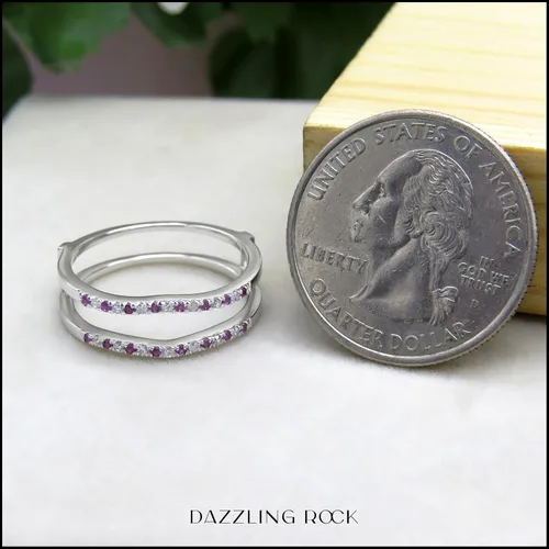 Miniatura 3 de Dazzlingrock Collection Anillo de protección redondo alternativo de zafiro rosa y diamante blanco para mujer en oro macizo de 10 quilates