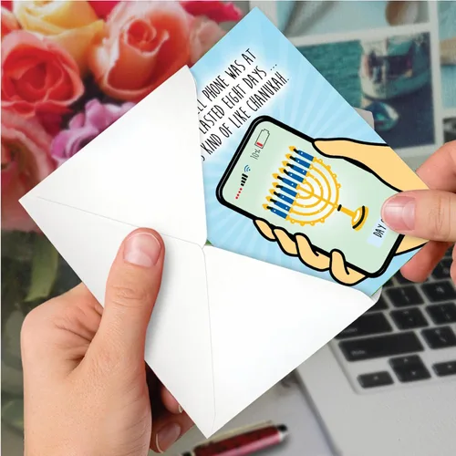 Miniatura 6 de NobleWorks - Tarjeta de felicitación divertida para Janucá con sobre de 5 x 7 pulgadas (1 tarjeta) Tarjetas de felicitación para festividades judías