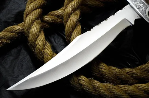 Miniatura 7 de 2a's Knives Cuchillo Bowie de acero D2 hecho a mano con funda, este cuchillo de corte tiene mango de madera grabado a mano.