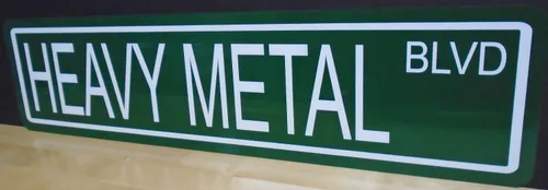 HEAVY METAL BLVD METAL STREET SIGN 6 x 24 1980's Glam Hair Rock and Roll Band Banda de guitarra eléctrica Batería Bar Garaje Hombre Cueva Shop