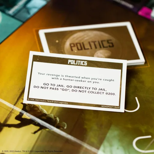 Miniatura 7 de Monopoly: Dune Juega como The Ducal Ring, Crysknife, Gom Jabbar y más Juego coleccionable con licencia oficial basado en The Movie Dune