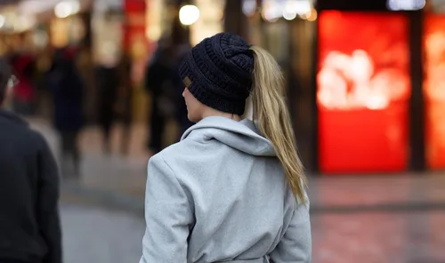 Miniatura 170 de Funky Junque - Gorro para mujer con ranura para cola de caballo