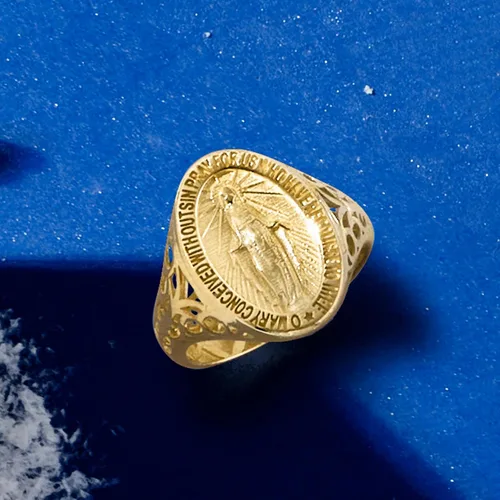 Miniatura 4 de Ross-Simons Anillo italiano con medalla milagrosa de oro amarillo de 14 quilates