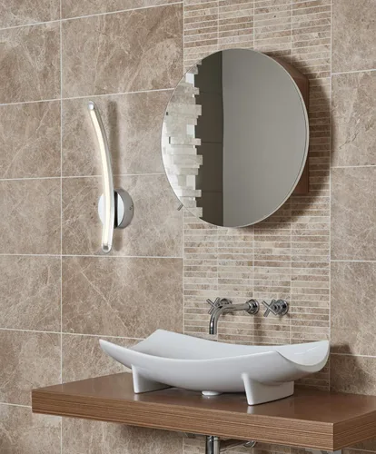 Miniatura 2 de JONATHAN Y Aplique de pared de metal cromado de 17.7 pulgadas, lámpara curva moderna minimalista LED integrada regulable para baño, sala de estar