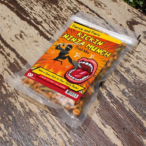 Miniatura 2 de Kickin' Ninja Munch Spicy Trail Mix - Divertido diseño ninja - Regalos comestibles para hombres - Mezcla picante, fabricado en los Estados Unidos