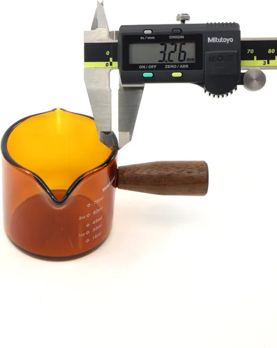 Miniatura 4 de Vaso de chupito color ámbar de 3.5 onzas, doble boquilla con mango de nogal americano, taza medidora de vidrio de doble boquilla, jarra de espuma