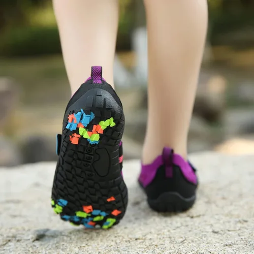 Miniatura 7 de UBFEN Zapatos de agua para niños y niñas, calcetines acuáticos descalzos, playa, deportes, natación, piscina, secado rápido, ligeros, niños pequeños