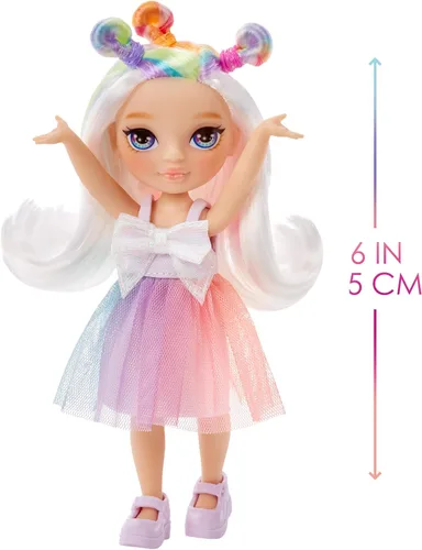 Miniatura 7 de Rainbow High Littles – Opal Raine, Muñeca Pequeña de 14 cm Posable con Bolso, Unicornio Mascota Mágico, Juguete para Niñas, Regalo para Niños de 4 a