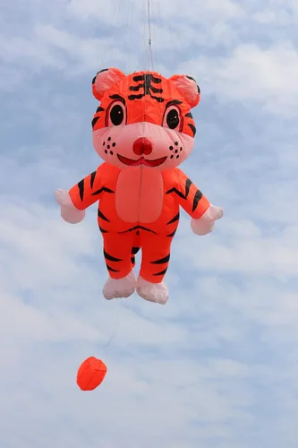 Fullfar - Cometa inflable grande de tigre 3D para adultos, software de tela de nailon. 8.2 ft de largo, buena cometa para principiantes para Naranja