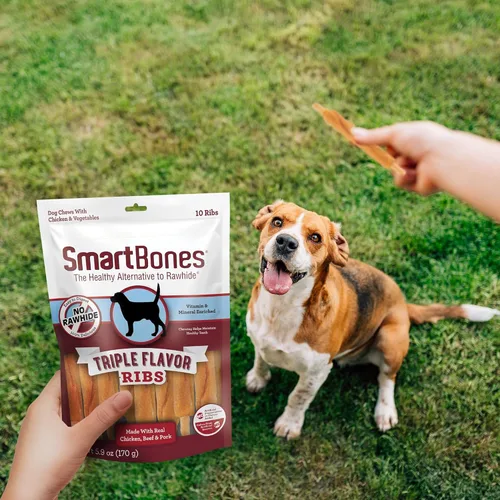 Miniatura 6 de SmartBones Sin colores artificiales ni conservantes masticables de costillas y alas, dale a tu perro un divertido masticable de triple sabor