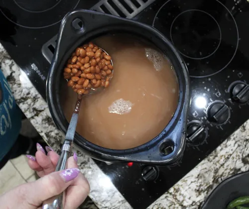 Miniatura 9 de Olla Auténtica Chamba para Sopa y Frijoles - Elegante Olla Holandesa Artesanal de Arcilla Negra con Tapa - Perfecta para Sopas, Frijoles, Caldos