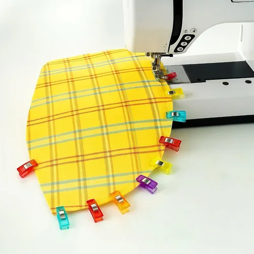 Miniatura 5 de CampTek Paquete de 100 clips de tela para coser con caja de estaño, nociones de costura para coser suministros de acolchado, accesorios